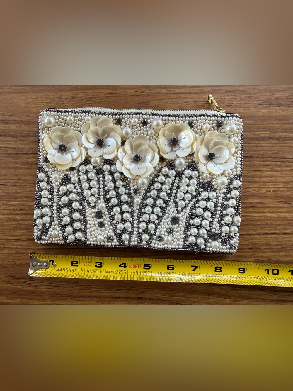 \Beaded Shell Clutch Bag Purse Zip Closure
